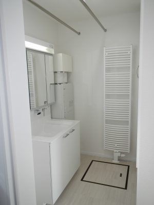 �{�H����@�D�y�s���ʋ�